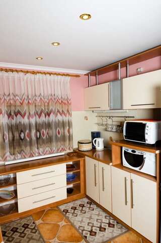 Шале Bukovynskiy Zatyshok Chalet Буковель Шале с 3 спальнями-13