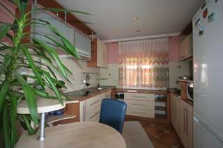 Шале Bukovynskiy Zatyshok Chalet Буковель Шале с 3 спальнями-15
