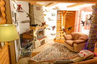 Шале Bukovynskiy Zatyshok Chalet Буковель Шале с 3 спальнями-2