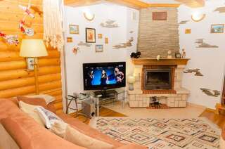 Шале Bukovynskiy Zatyshok Chalet Буковель Шале с 3 спальнями-4