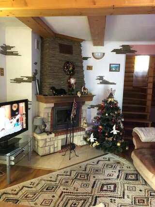 Шале Bukovynskiy Zatyshok Chalet Буковель Шале с 3 спальнями-63